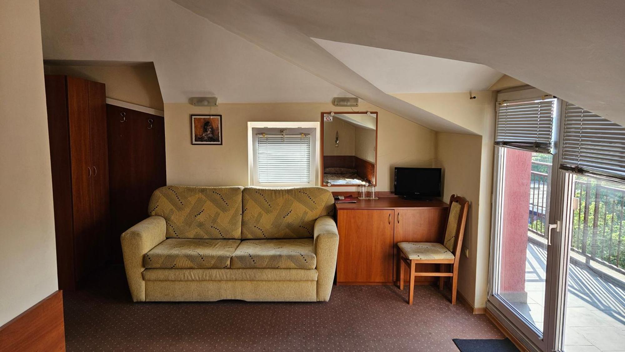Caprice Family Hotel Varna Extérieur photo